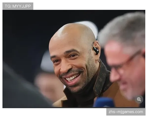 特写：知名解说员亨利宣布赛季末离职，传统电视评论员时代面临终结。